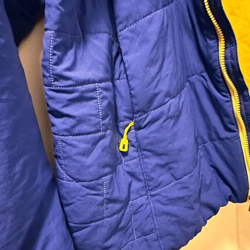 Patagonia Women’s XL Blue and Yellow Jacket - Picture 5 of 6